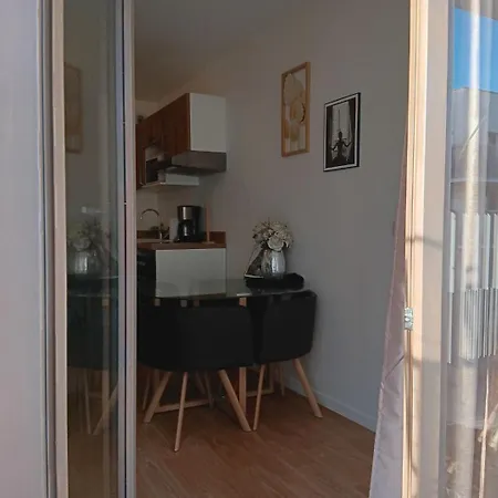 Destiny Appart' Paris -Beauvais-Orly- Podcasts- Stade De France Stains Exterior photo